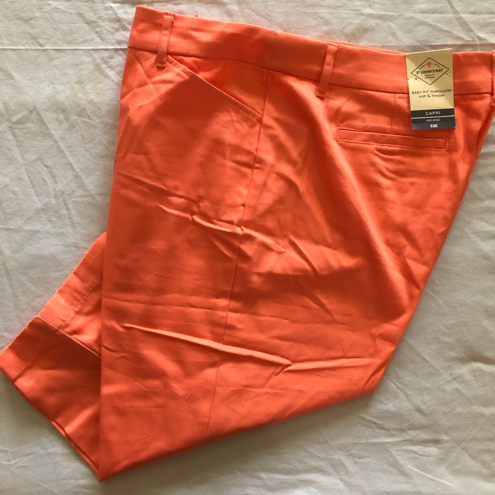 St. John's Bay Women's Coral Capri Pants Sz 16 NWT